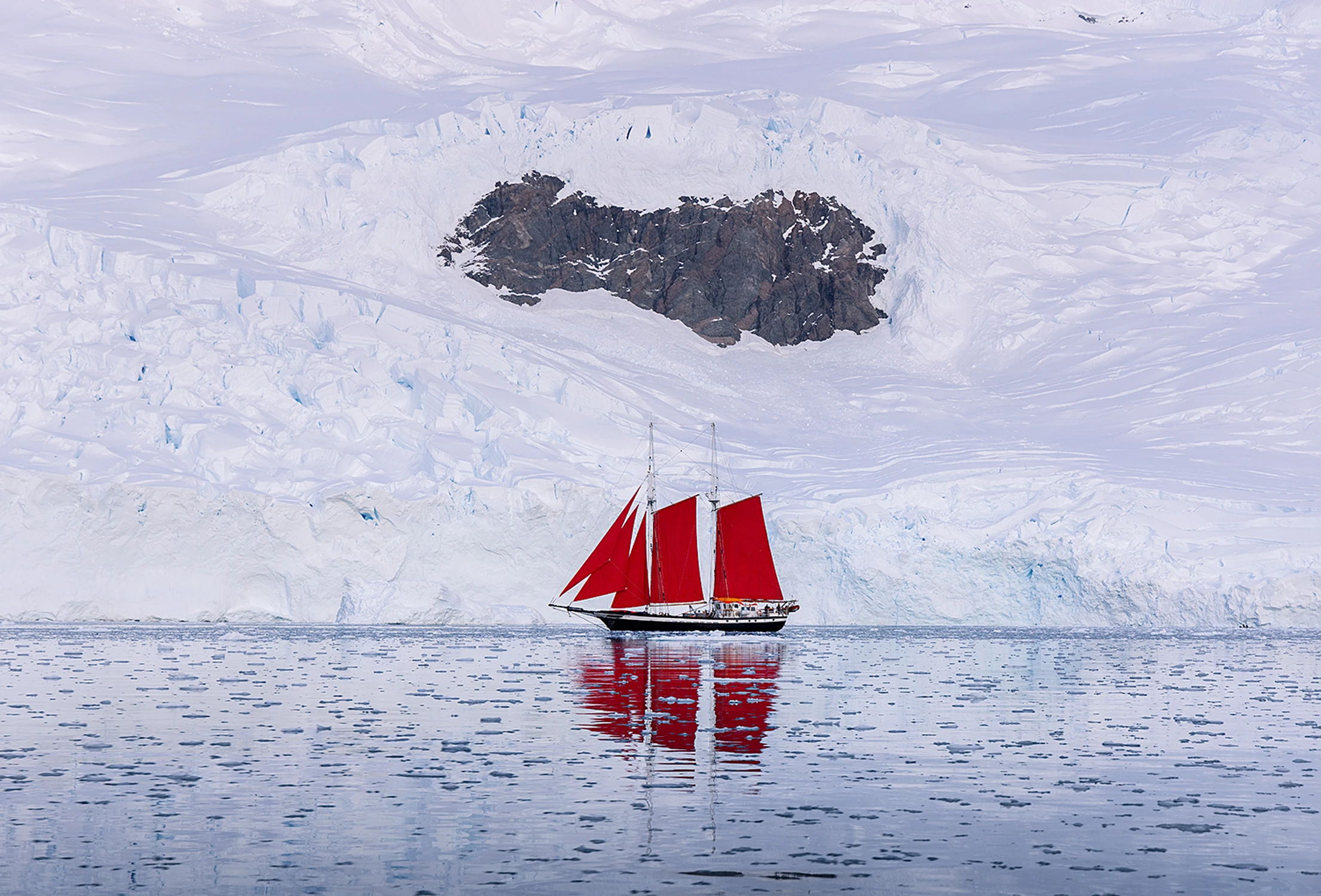 Jacht Elsi u stóp lodowca