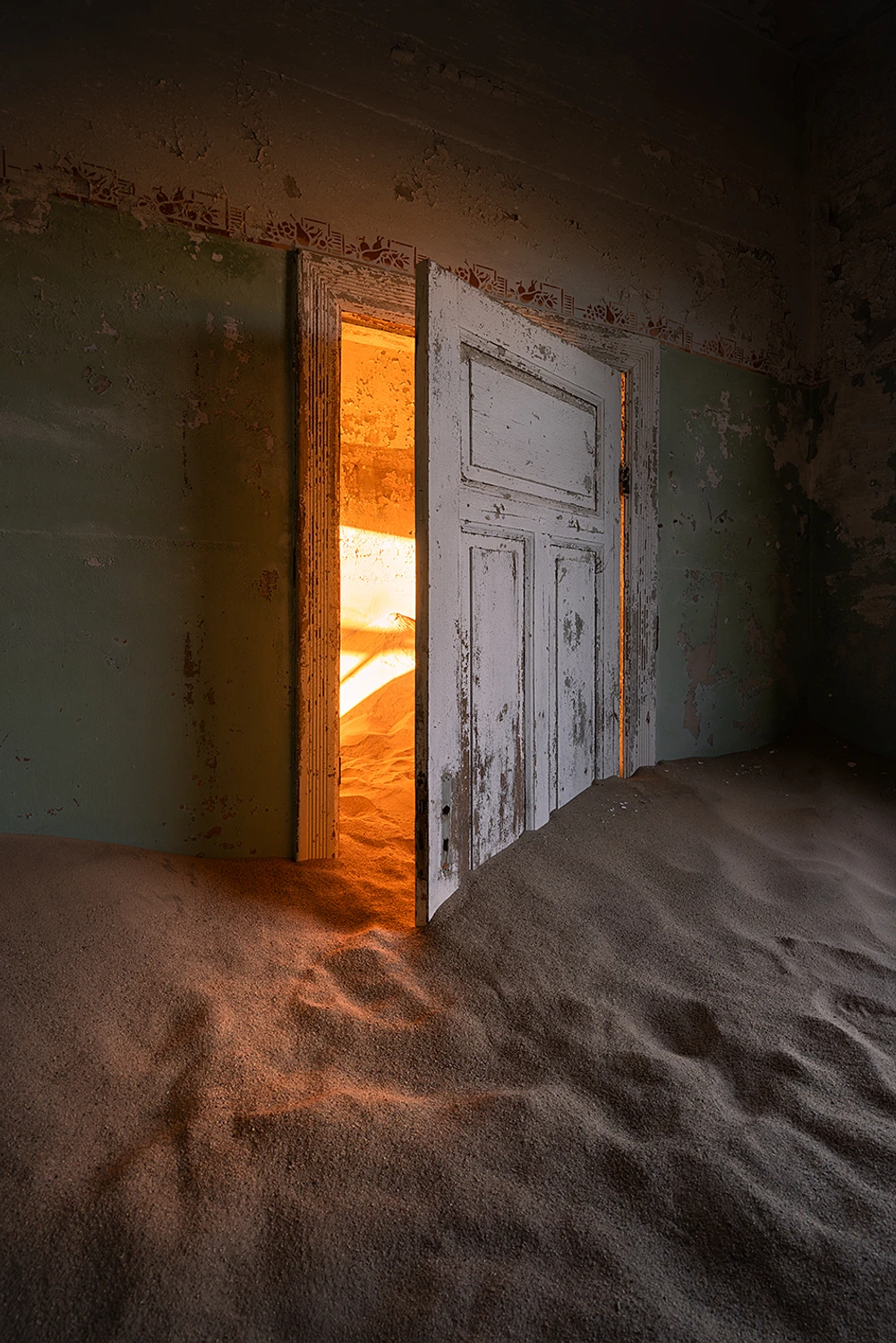 Kolmanskop Ghost Town