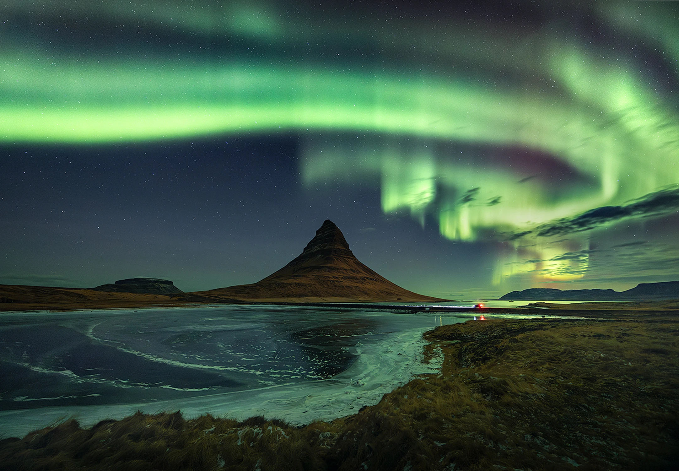 Zorza nad Kirkjufell II