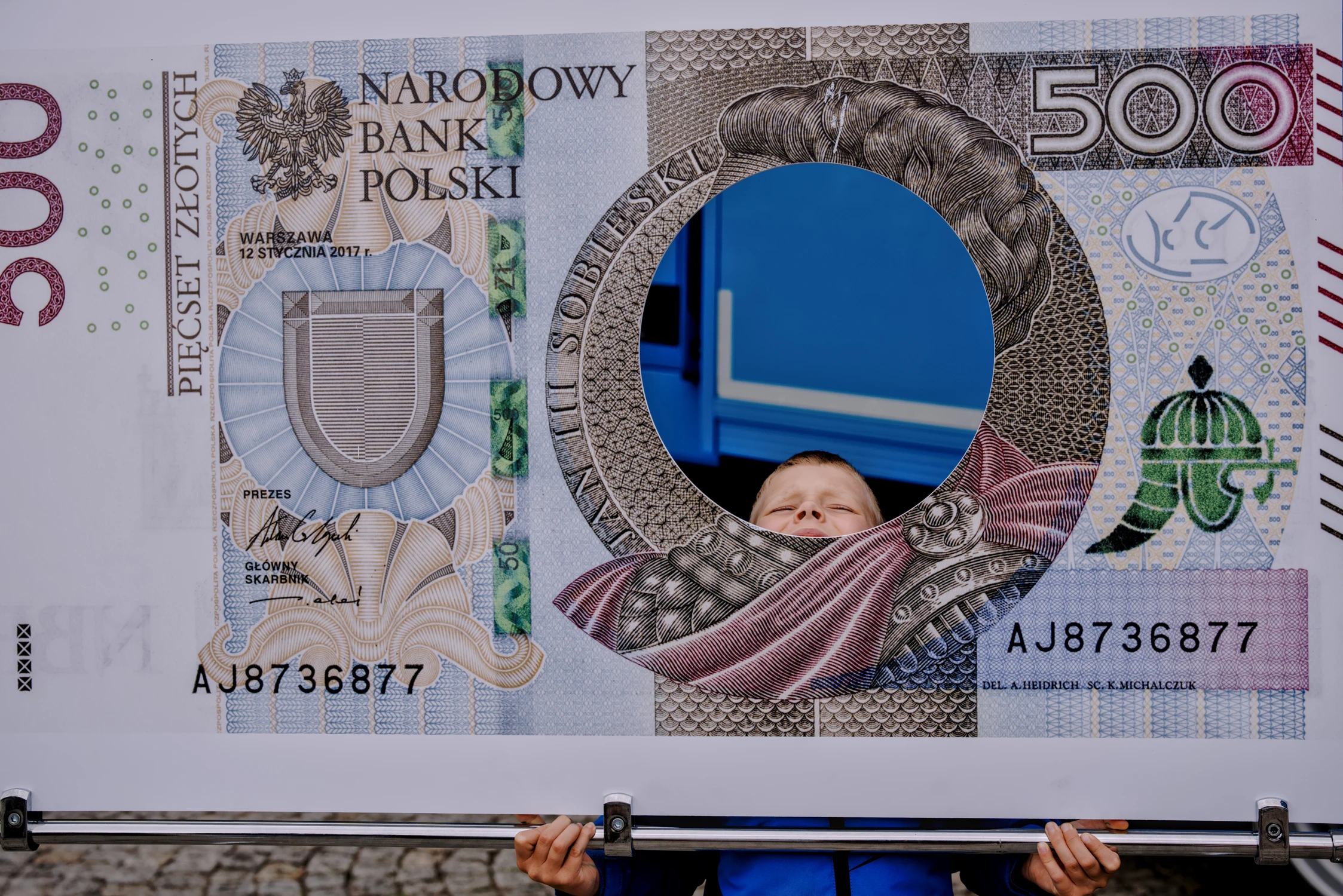 W pogoni za kasą 