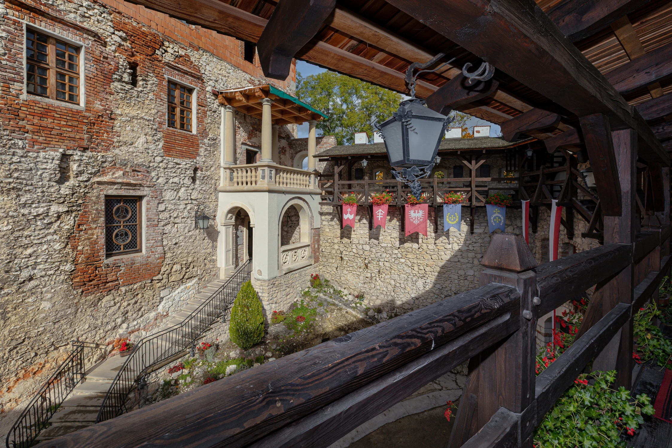 Zamek Korzkiew 2