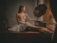 .~/==\~.