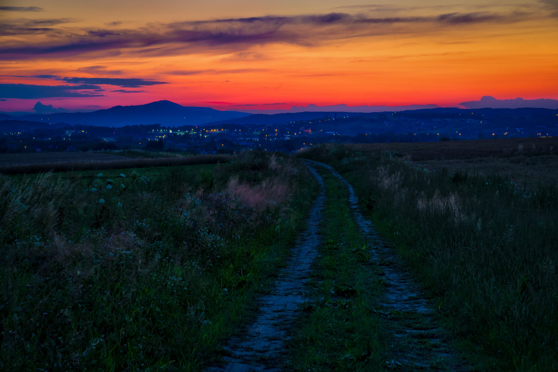Pod Liwoczem zapada zmrok. 