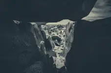 Krzyk kamienia -Azyl