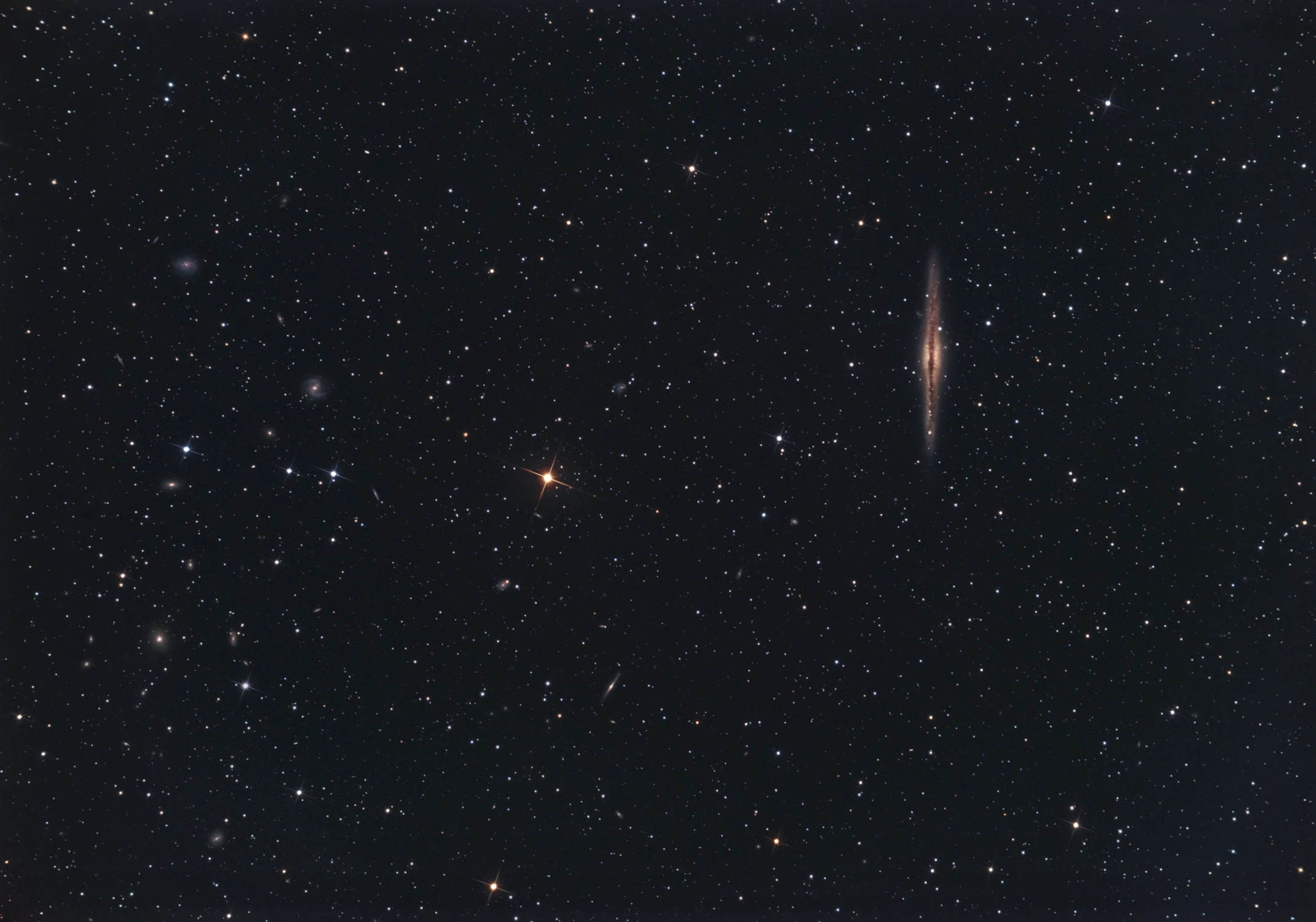 NGC-891 i okolica