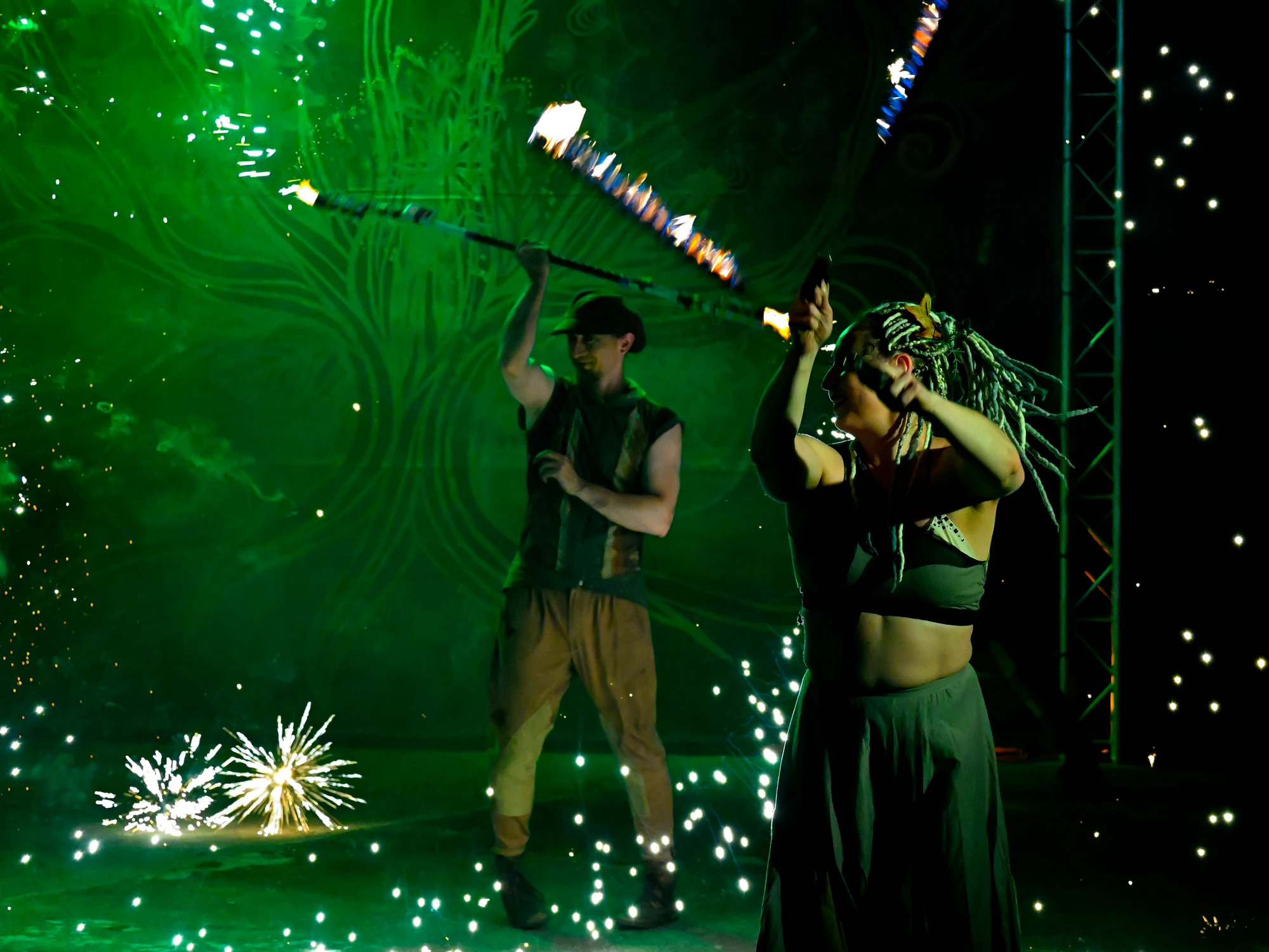 Wystrzałowej Zabawy Sylwestrowej !!!