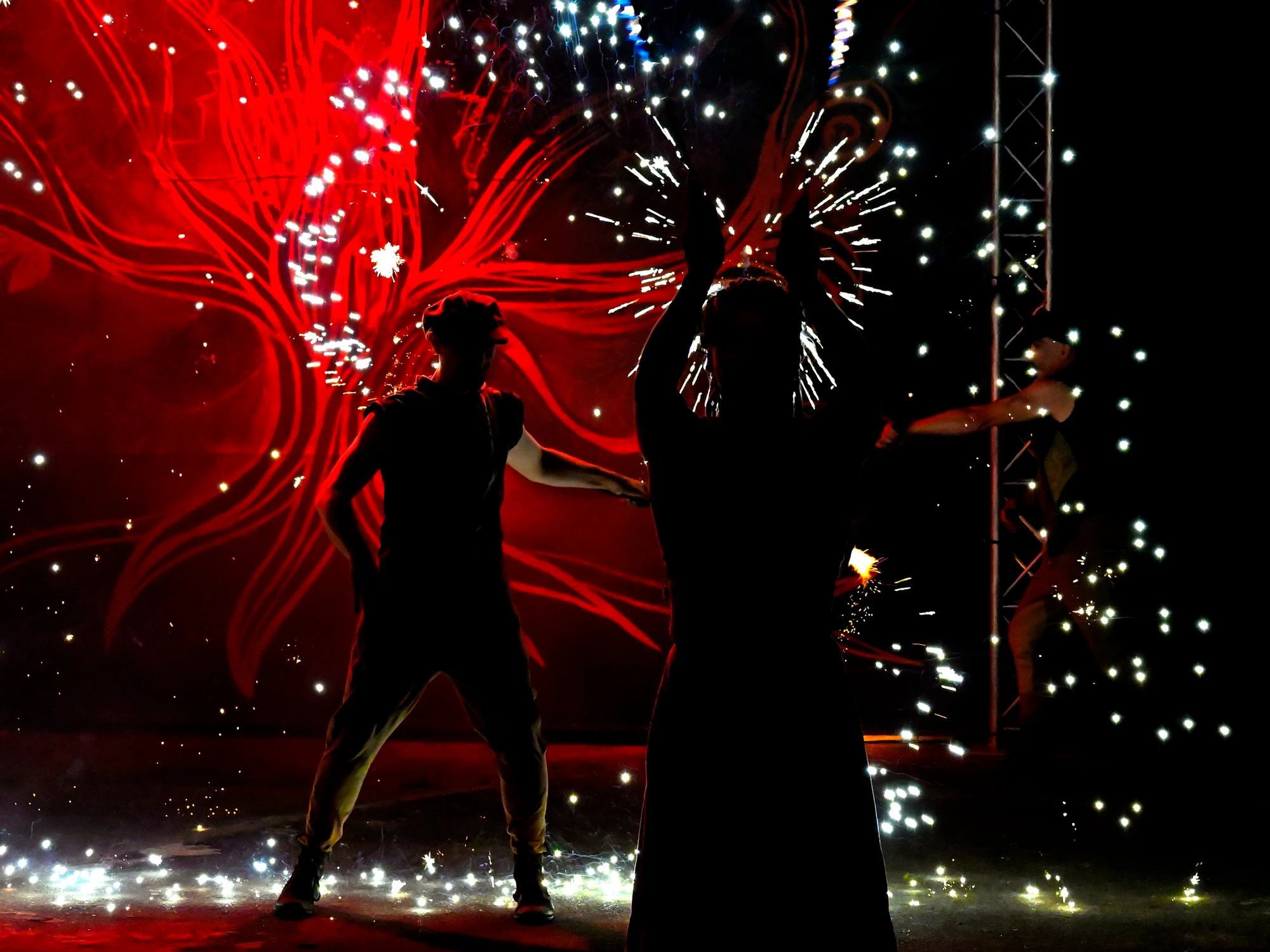 Wystrzałowej Zabawy Sylwestrowej !!!