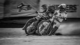 Łowca zakłąda się na jaskółkę